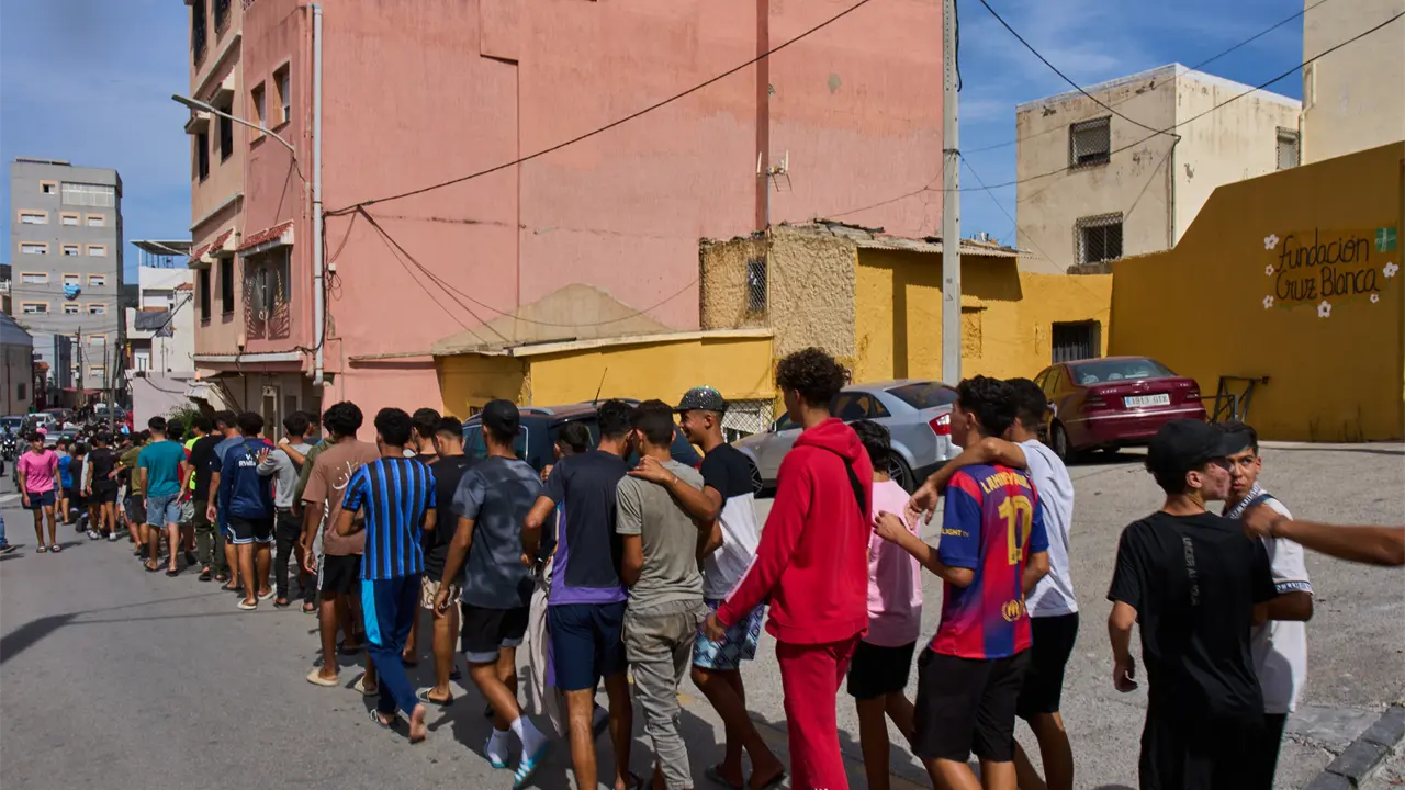 Menores migrantes solos en Ceuta enfrentan condiciones precarias