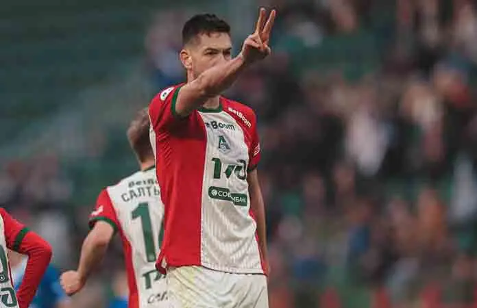 Montes anota gol con el Lokomotiv