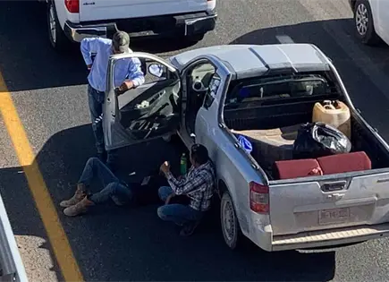 Polic&iacute;a Vial San Luis Potos&iacute; apoya a automovilistas varados diariamente