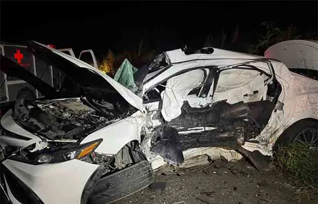 Choque en carretera deja dos muertos 