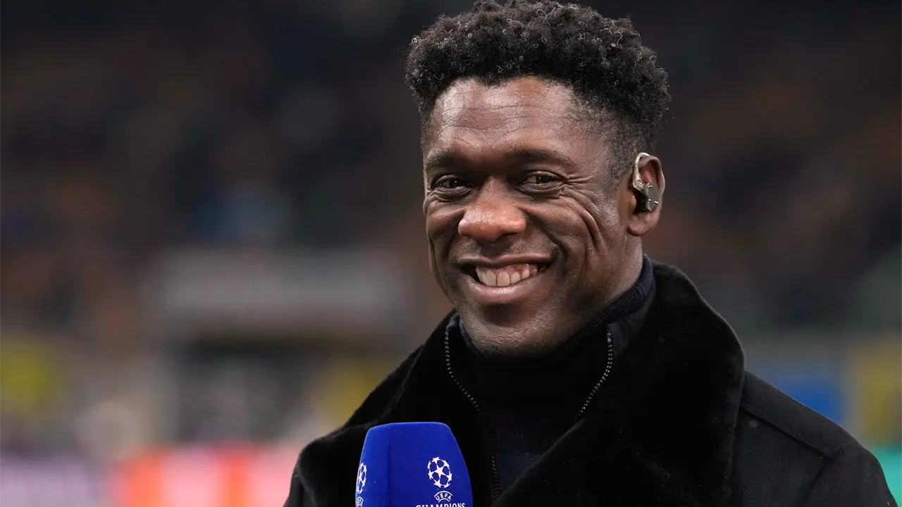Corinthians contrata a Clarence Seedorf para evitar descenso