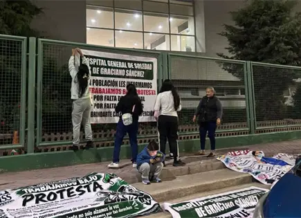 Laboran bajo protesta en el Hospital General de Soledad