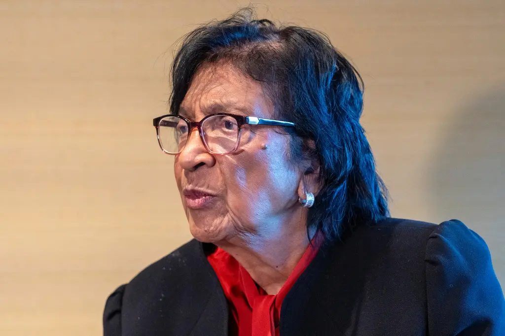 Navi Pillay gana Nobel de la Paz y defiende justicia internacional