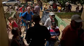 Sobrellevan escasez de medicamento en Cuba