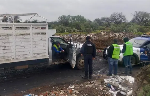 Exonera FGE a empleados Seduvop tras desecho de residuos