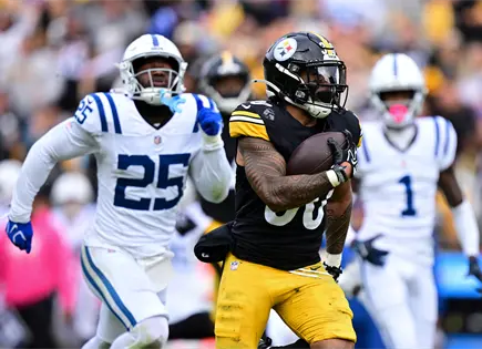 Steelers vencen a Colts con actuaci&oacute;n destacada de Warren