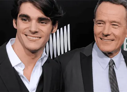 Bryan Cranston despide a RJ Mitte tras su fallecimiento en Texas