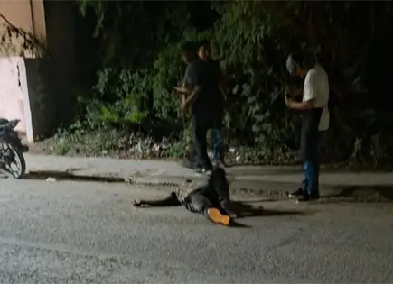 Motociclista sufre aparatoso accidente en Valles