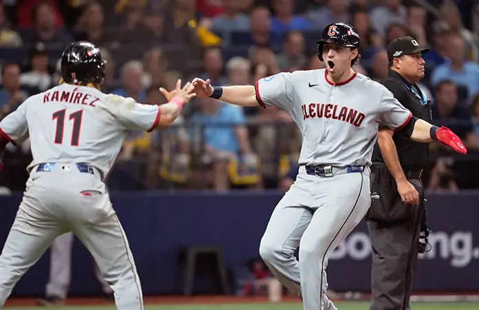 Se llevan Guardianes el 1ero. de la serie ante los Rays 7-3