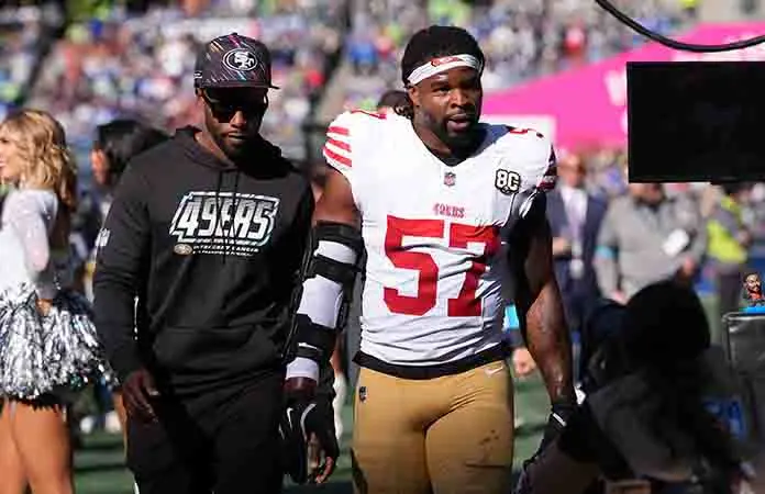 Suspenden a linebacker de 49ers por dar cabezazo