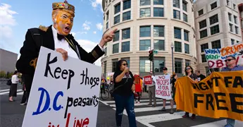 Audiencia federal analiza legalidad del despliegue militar ordenado por Trump