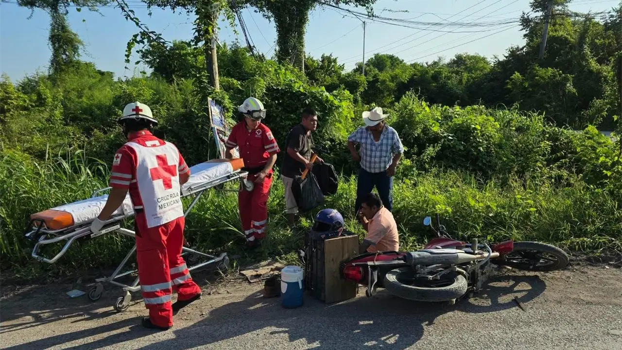 Choque deja con varias lesiones a un motociclista