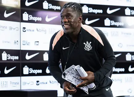 Clarence Seedorf asume como técnico de Corinthians en riesgo de descenso Clarence Seedorf asume como técnico de Corinthians en riesgo de descenso