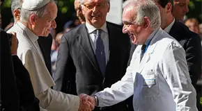 Confirman que León XIV tiene cáncer de pulmón Confirman que León XIV tiene cáncer de pulmón