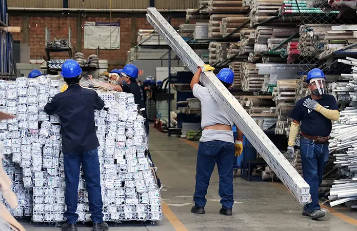 Economía crecerá máximo 2.2%