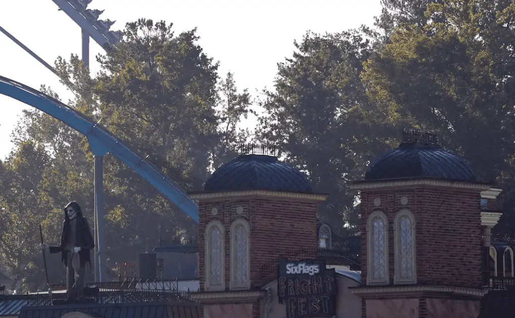 Hombre que murió en Six Flags de EU sobrevivió a incendio de auto