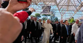 Papa Le&oacute;n XIV ofici&oacute; misa tras cirug&iacute;a pulmonar en hospital de Roma