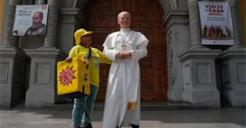 Papa Le&oacute;n XIV recibe diagn&oacute;stico de c&aacute;ncer pulmonar y genera oraciones