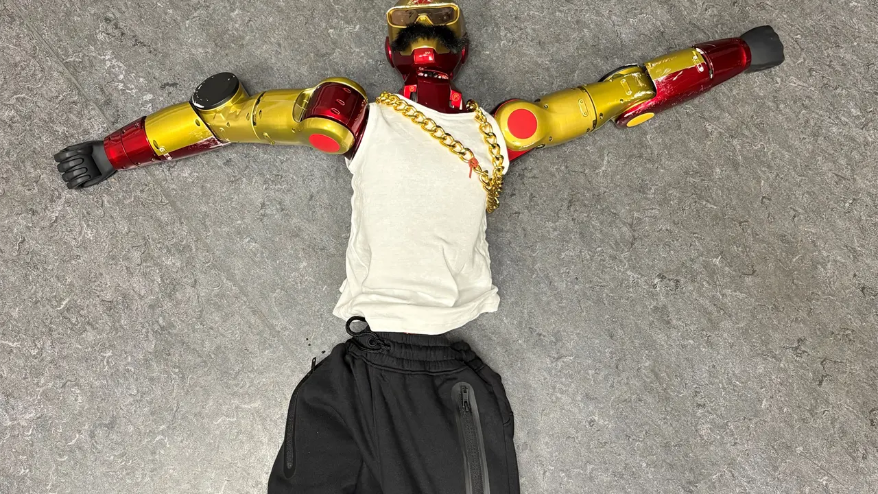 Policía de Colonia investiga acoso sexual con robot en vía pública