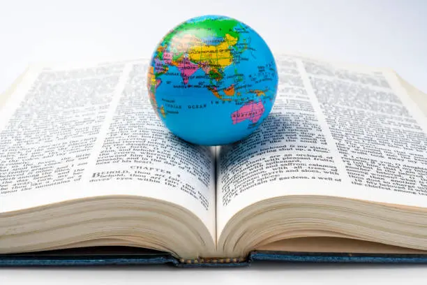 Rosa Laura Junco sobre las sorprendentes conexiones entre la ciencia y la Biblia