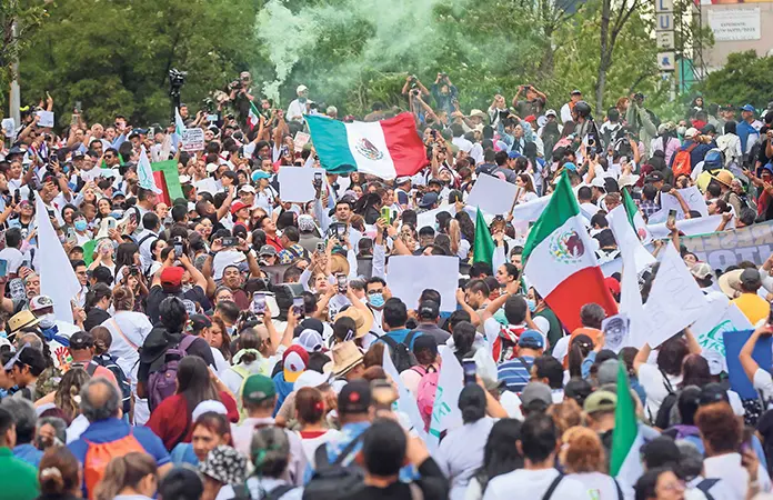 Trabajadores del IMSS salen a las calles