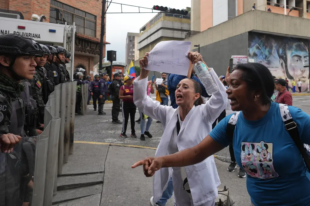 Trabajadores públicos marchan en Caracas por salarios dignos