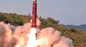 Norcorea prueba misiles para submarinos