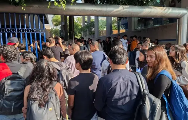 &iquest;Qu&eacute; exigen los estudiantes que protestan en la FCA-UASLP?