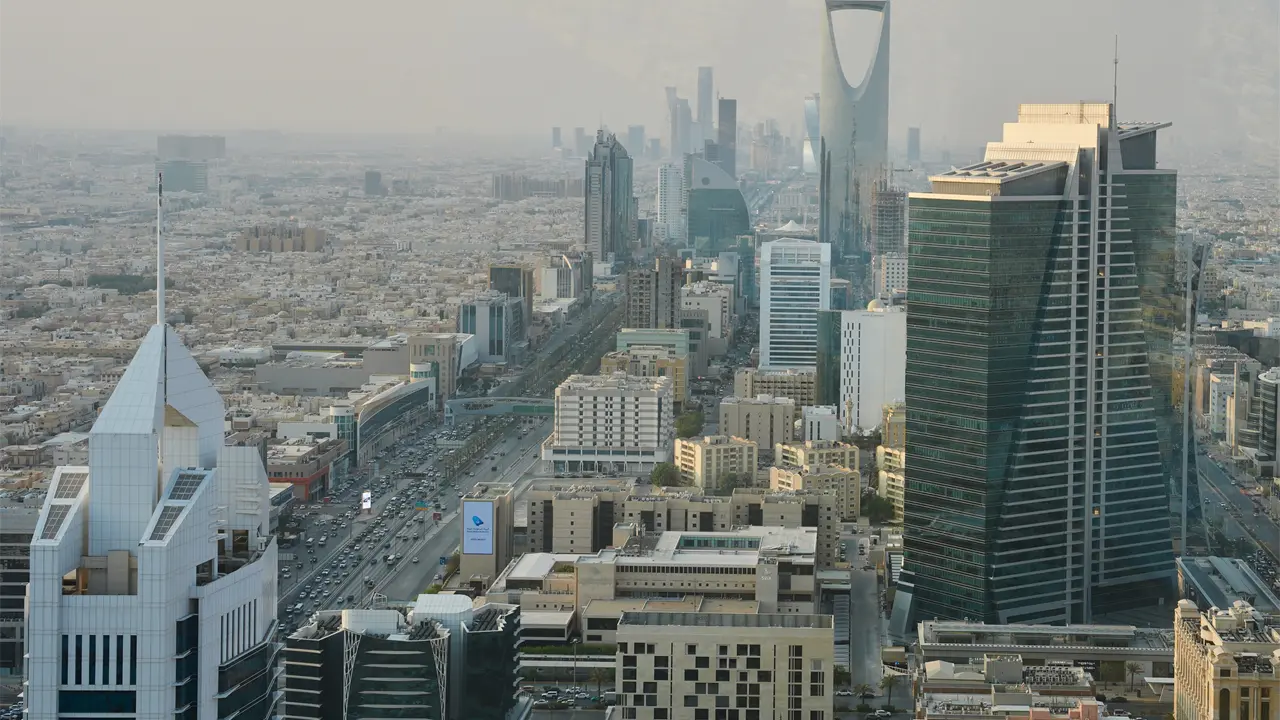 Arabia Saudí acusa a Irán de alentar ataques hutíes en Riad