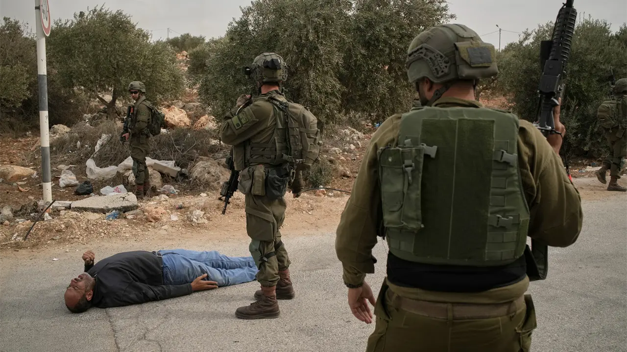 Colonos israelíes atacan a palestinos en Cisjordania durante cosecha