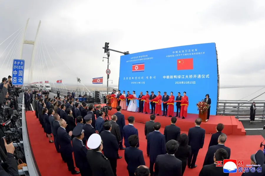 Corea del Norte inaugura puente fronterizo con China tras años de espera
