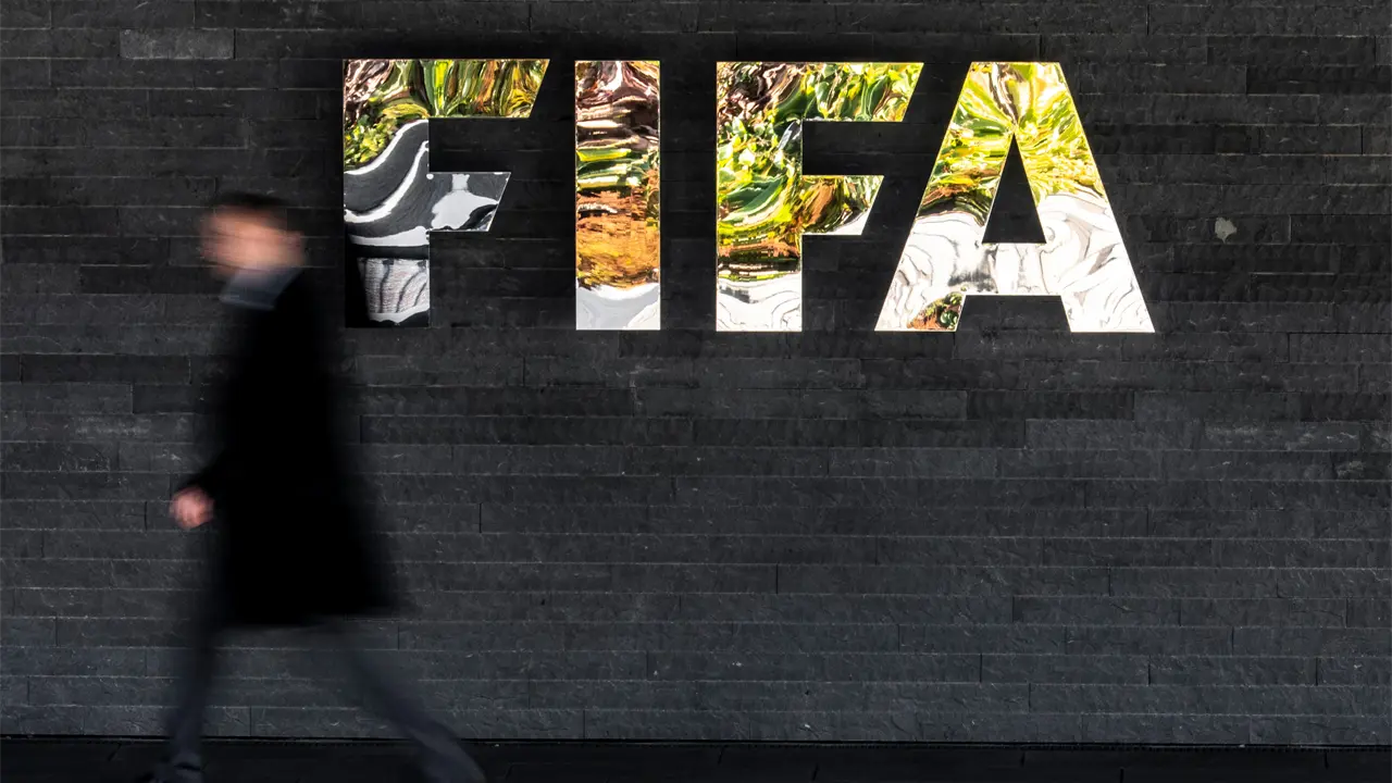 Gianni Infantino se disculpa ante FIFA por plan de inversión fallido