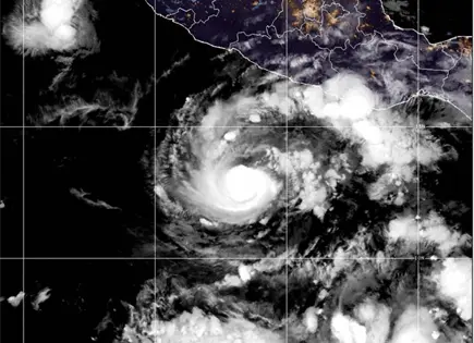 Huracán Trudy se fortalece a categoría 3 frente a costa mexicana Huracán Trudy se fortalece a categoría 3 frente a costa mexicana