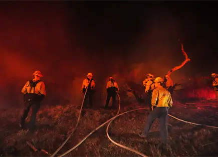 Incendios de matorrales en sur California dejan miles sin electricidad Incendios de matorrales en sur California dejan miles sin electricidad