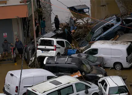 Inundaciones en Estambul dejan cuatro muertos y miles de afectados Inundaciones en Estambul dejan cuatro muertos y miles de afectados