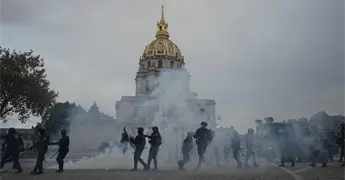 &Oacute;rgano &eacute;tico del f&uacute;tbol franc&eacute;s pide a hinchas dejar la pol&iacute;tica fuera de estadios