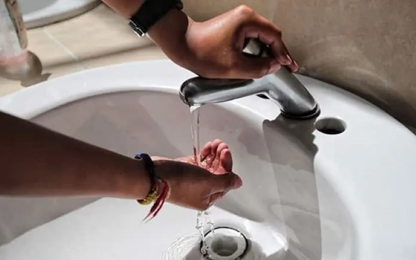 Reconoce SEGE carencia de agua en mayor&iacute;a de escuelas capitalinas