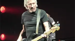 Waters critica a Hetfield por sus comentarios sobre pol&iacute;tica