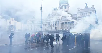 Universidades p&uacute;blicas protestan en Buenos Aires por financiamiento
