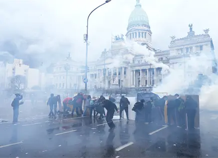 Universidades públicas protestan en Buenos Aires por financiamiento Universidades públicas protestan en Buenos Aires por financiamiento