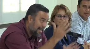 Insulta Regidor a los medios de comunicación