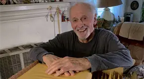 Muere Michael Forest, conocido por su papel en Star Trek