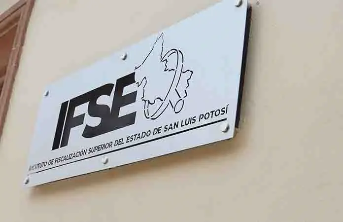 Revisa el IFSE contrataciones por honorarios en Congreso Revisa el IFSE contrataciones por honorarios en Congreso