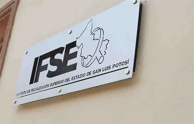 Revisa el IFSE contrataciones por honorarios en Congreso