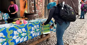 Verifica la Coepris puestos de alimentos en el Pueblo M&aacute;gico