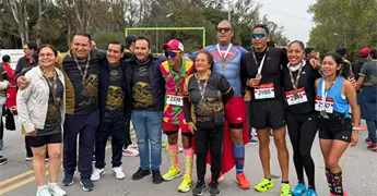Aid&eacute; Hern&aacute;ndez y Arturo Reyna triunfan en la Carrera del Bicentenario