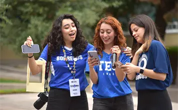 Entre mariachi y karaoke, el Tec celebra 83 a&ntilde;os de historia