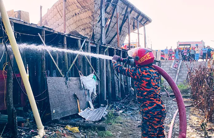 Fuego mortal en centro turístico de Bangladesh