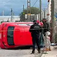 Muere mujer al volcar su auto en el bulevar Muere mujer al volcar su auto en el bulevar