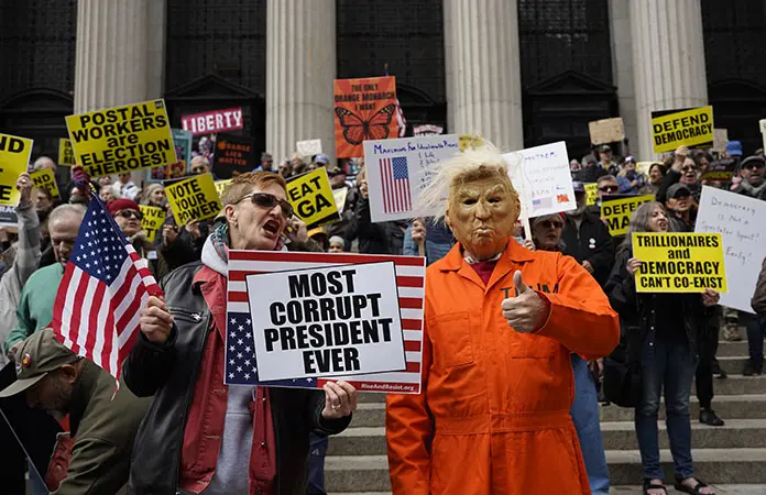 No Kings piden voto anticipado